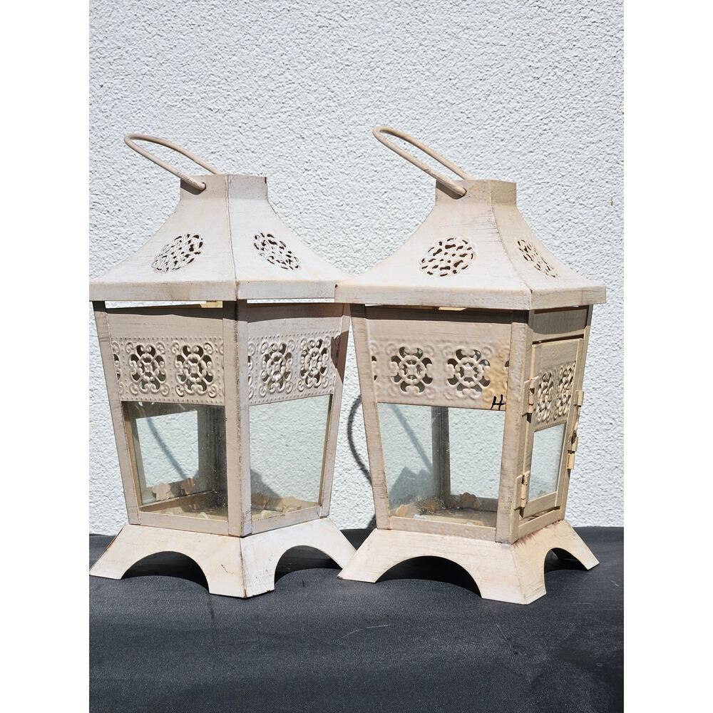 Super cute pair of candle lanterns Glass Metal Ivory Ornate Vintage 9x5 E15